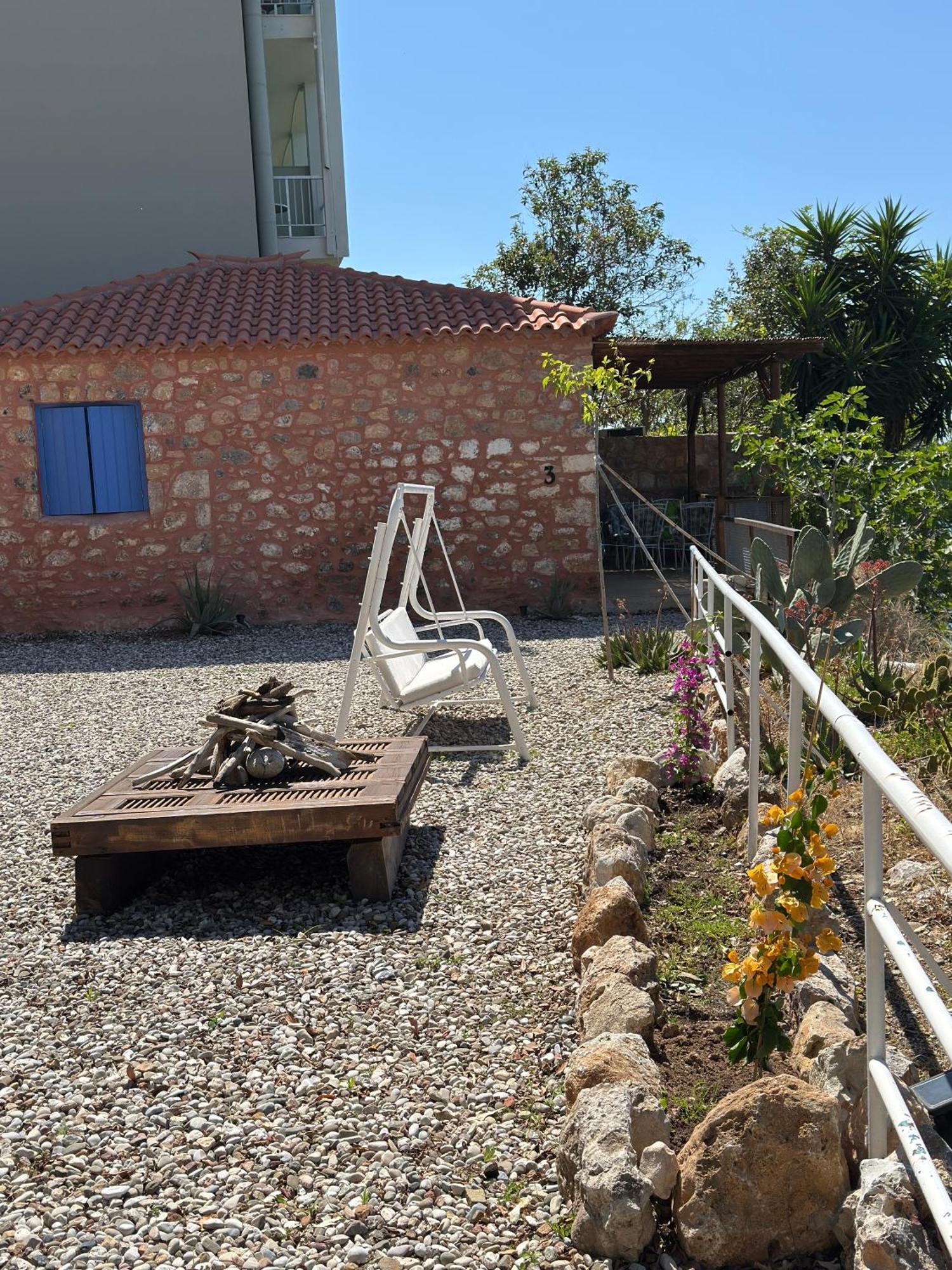 Apartamento Rocksecret Edge Kalamata Exterior foto